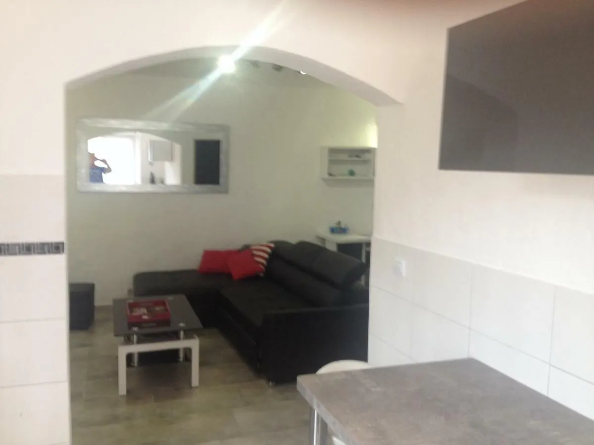 Appartement En Rez De Villa Gattieres